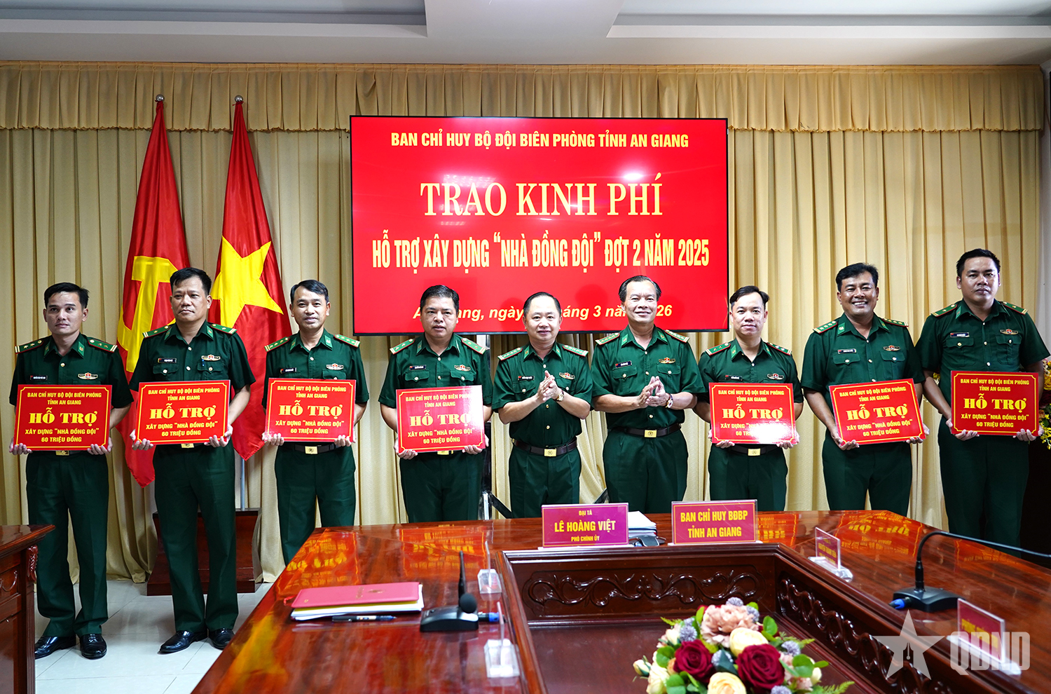 Trao kinh phí hỗ trợ xây dựng “Nhà đồng đội” giúp quân nhân có hoàn cảnh khó khăn